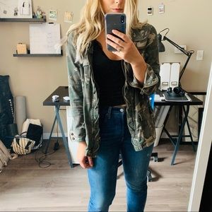 Buckle Camo Jacket 🧥